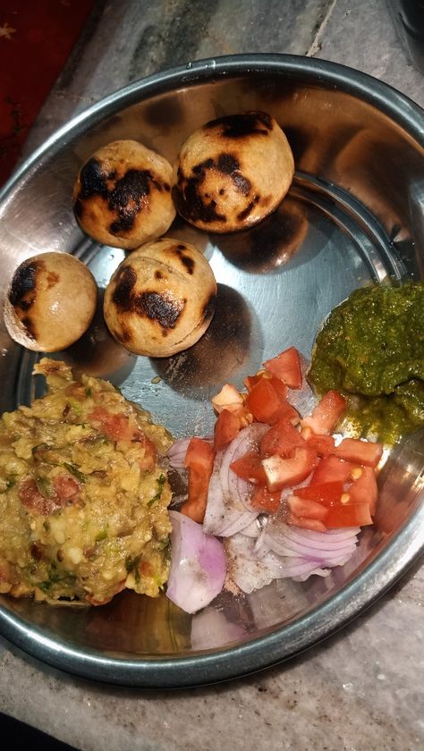 Litti Chokha Made By Me😋 Liti Chokha, Litti Chokha, Snap Food, My Photo Gallery, Girl Face, Made By Me, Photo Gallery, Quick Saves