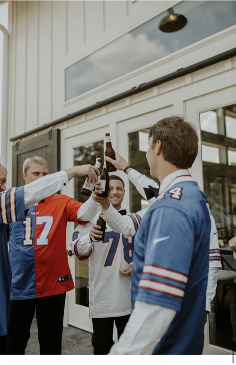 Groomsmen Game Day Entrance, Groomsmen Game Day Pics, Groomsmen Pictures, Squad Photos, Groomsmen Photos, Wedding Groomsmen, Photos Ideas, Wedding Pics, Wedding Pictures