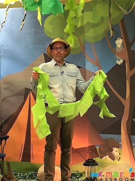 Want to create foliage for your VBS classroom?  | Mr. Mark's Classroom The Great Jungle Journey Vbs, Woods Themed Party, Classroom Scene, Jungle Vbs, Vbs Jungle, Wild Theme, Jungle Theme Decorations, Jungle Crafts, Lifeway Vbs