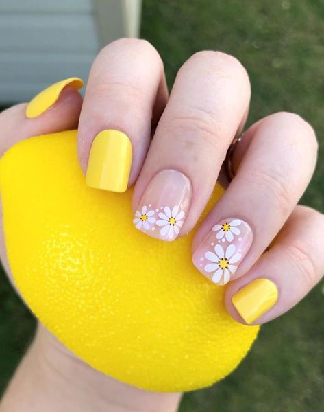 A women's lifestyle destination dedicated to style, entertainment, love, and living beautifully. Acrylic Nails Pastel, Acrylic Nails Yellow, Yellow Nail Art, Yellow Nails Design, Nails Yellow, Short Gel Nails, Simple Acrylic Nails, Short Square Acrylic Nails, Cute Gel Nails