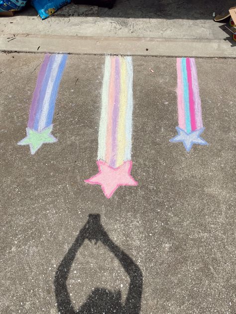 Sidewalk Chalk Art Ideas For Graduation, Superhero Chalk Art, Birthday Sidewalk Chalk Art, Happy Birthday Sidewalk Chalk Art, Sidewalk Chalk Art Ideas Easy, Chalk Driveway, Chalk Ideas Easy, Simple Chalk Art, Chalk Drawing Ideas