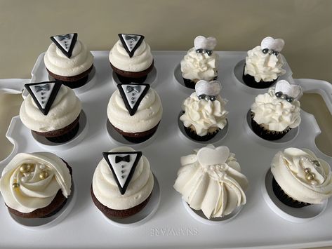 Groom To Be Cupcakes, Bride And Groom Cupcakes, Wedding Mini Cupcakes, Tuxedo Cupcakes, Groom Cupcakes, Sweets Table Wedding, Engagement Cookies, Sweets Table, Wedding Sweets