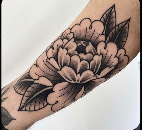 Traditional Tattoo Black And White, Black And White Tattoo, Traditional Tattoo Inspiration, Traditional Tattoo Flowers, Traditional Tattoo Sleeve, Floral Tattoo Sleeve, Peonies Tattoo, Traditional Tattoo Art, Tattoo Portfolio