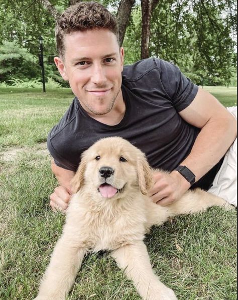 Charlie Coyle, Boston Sports, The Fam, Boston Bruins, Book Characters, Labrador Retriever, Hockey, Boston, Instagram Profile