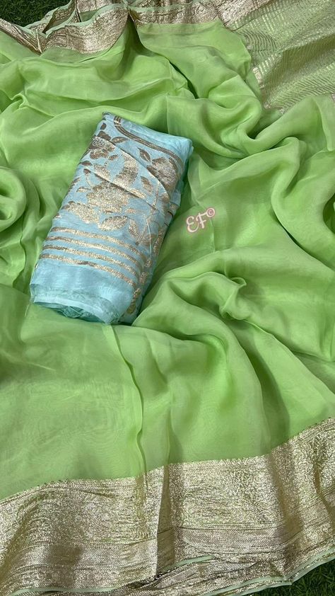 Rashyan Organza Crape Silk Sarees Crape Silk Sarees, Shaded Saree, New Sarees, Pure Chiffon Sarees, Kanjivaram Sarees Silk, Crepe Silk Sarees, Wedding Saree Blouse Designs, Wedding Saree Blouse, Chiffon Sarees