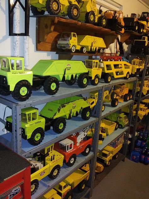 Diecast Display, Vintage Kids Toys, Vintage Toys 1960s, Tonka Trucks, 1960s Toys, Tonka Toys, Tonka Truck, Moose Toys, Toys Collection