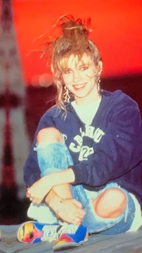 Debbie Gibson (@debbiegibson) • Instagram photos and videos Memories Video, 1980s Outfits, The 80s Fashion, 80s Girl, Fashion Decades, Debbie Gibson, 80s Rock, Fashion 80s, 80s And 90s Fashion