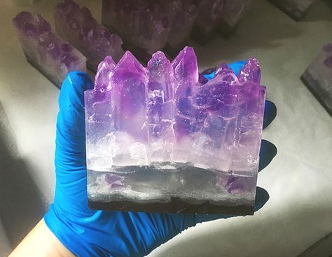 Amethyst Geode Soap Geode Soap, Soap Queen, Diy Soaps, Soap Tutorial, Crystal Soap, Soap Making Recipes, Soap Making Supplies, Homemade Soap Recipes, Homemade Bath Products