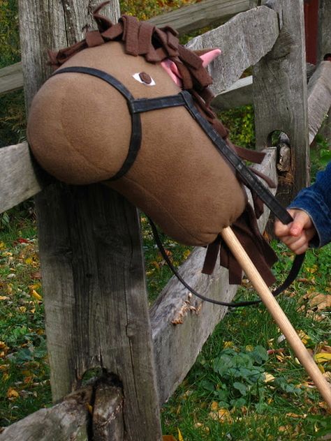 Hobby Horse Tutorial and Pattern Hobby Horse Pattern, Horse Tutorial, Stick Pony, Polka Dot Umbrella, Stick Horses, Hobby Horses, Free Pdf Pattern, Kid Friendly Activities, Little Cowboy