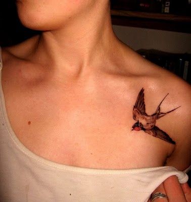 tattoo placement Swallow Bird Tattoos, Clavicle Tattoo, Tier Tattoo, Sparrow Tattoo, Small Bird Tattoo, Kunst Tattoos, Bird Tattoos, Swallow Tattoo, Bone Tattoos