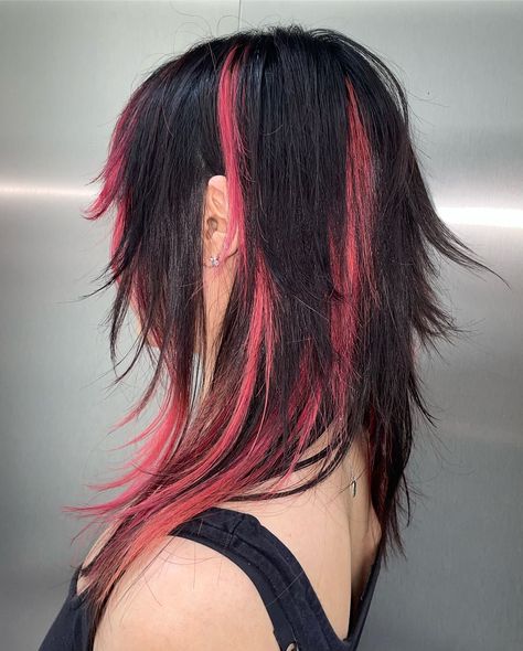 Haircut + pink highlights Draculaura Highlights Hair, Coloured Highlights Black Hair, Chunky Highlight Placement, Pink Hair Streaks Black Hair, Alt Highlights, Pink Hair Black Tips, Hot Pink Hair Streaks, Black Hair With Pink Underneath, Black With Pink Highlights