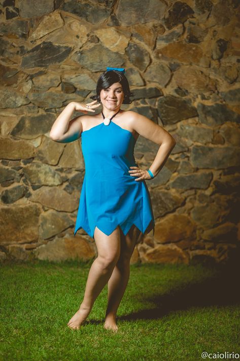 Betty Rubble - The Flintstones Cosplay by Kiki Bélico, 2016. Photo: Caio Lírio Flintstones Cosplay, Rubble Costume, Betty Rubble Costume, Pretty Cosplay, Betty Rubble, The Flintstones, Hanna Barbera, Fantasy Makeup, Costume Dress