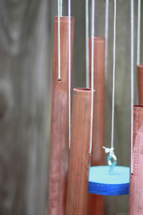 Windchimes Diy, Make Wind Chimes, Wind Chimes Homemade, Wine Bottle Wind Chimes, Witch Crafts, Metal Windmill, Diy Copper, Rain Chains, Wind Chimes Craft