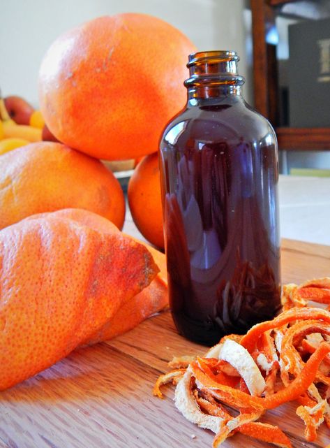 Making Your Own Citrus Essential Oil From Scrap Fruit Peels — Steemit Skin Oil Diy, Essential Oil Still, Orange Peel Recipe, Orange Peel Skin, Citrus Cleaner, Essential Oil Distiller, Making Essential Oils, How To Make Oil, Grapefruit Oil