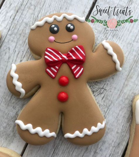 Brown Cakes, Brandy Snaps, Gingerbread Cookies Decorated, Yummy Sugar Cookies, The Gingerbread Man, Winter Cookie, Recipes Cookies, Baking Recipes Cookies, Sugar Cookie Designs