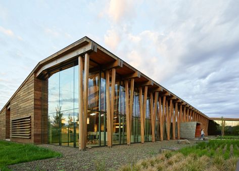 Old wooden barns inform Graham Baba's office building for Washington fruit company Wooden Roof, Rural Architecture, Monumental Architecture, Commercial And Office Architecture, Timber Architecture, Office Building Architecture, Big Building, Wooden Barn, Wood Building