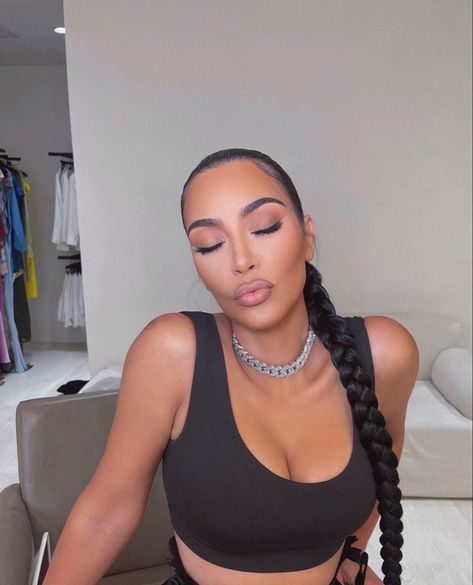 Kim Kardashian Ponytail, Kim Kardashian Braids, Kardashian Braids, Kim Kadarshian, Kim Kardashian Makeup, Kim Kardashian Hair, Kardashian Hair, Celebrity Makeup Looks, Kim Kardashian Style