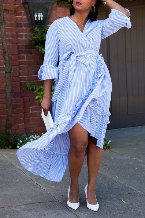 Summer staple: A dress that flows with the breeze! Ruffle Wrap Dress, Business Professional Outfits, Spring Work Outfits, Casual Outfit Inspiration, Spring Outfits Women, Fashion Inspiration Design, Work Outfits Women, Professional Outfits, Ruffle Dress