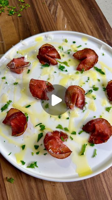 Alessandra Ciuffo on Instagram: "Meat & Cheese “tortellini” appetizer idea ☺️🔥

#appetizer #charcuterie #flavorsbyale" Brie Salami Appetizer, Appetizers Tortellini, Tortellini Appetizer Party Appetizers, Meatball Tortellini Appetizer, Tortellini Screwers, Boat Food, Cheese Tortellini, Recipe Boards, Meat And Cheese