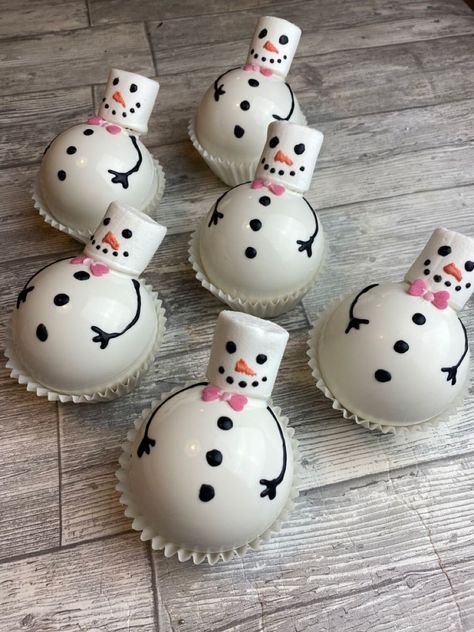 Hot Cocoa Balls Christmas, Hot Chocolate Balls Christmas, Cocoa Balls Christmas, Hot Cocoa Balls Diy, Christmas Hot Chocolate Balls, Christmas Hot Coco Boms, Christmas Hot Chocolate Boms, Hot Chocolate Bombshell Christmas Gifts, How To Make Hot Chocolate Balls