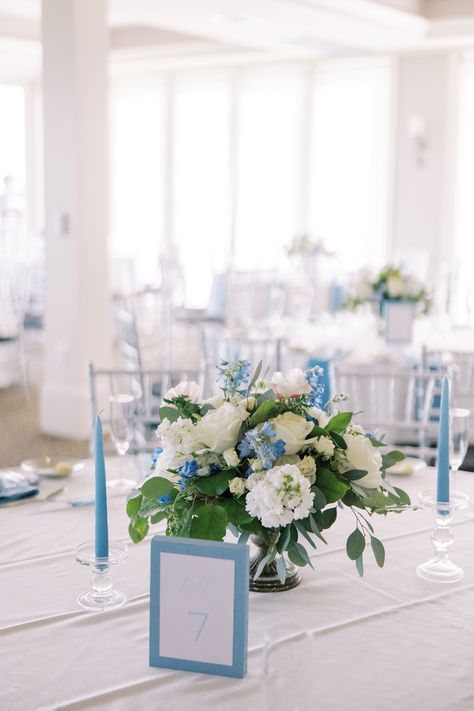 Low Blue Centerpieces, Blue Floral Wedding Centerpieces, Small Blue Centerpieces, Wedding Table Bouquets, Blue And White Wedding Centerpieces, Blue And White Centerpieces, Round Table Centerpieces Wedding, Entrance Flowers, Blue Garden Wedding