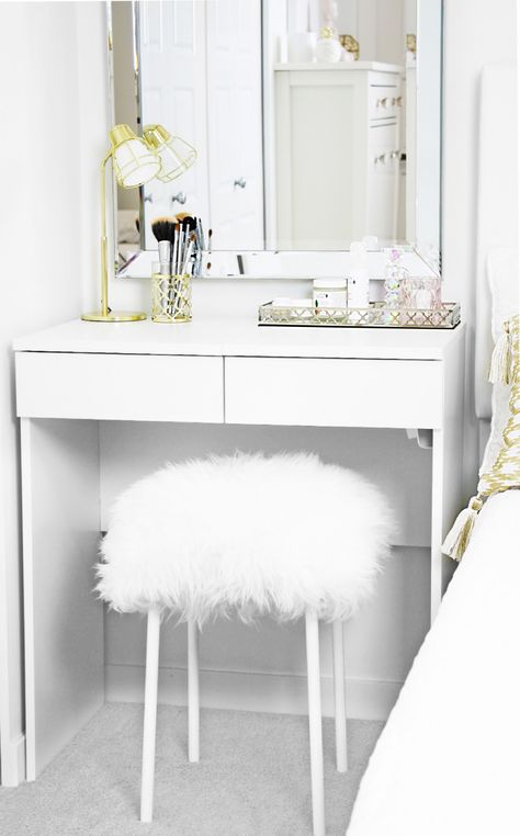 Fuzzy Stool, Vanity In Bedroom, Room Vanity Ideas, White Stool, Bedroom Makeup Vanity, Ikea Bedroom, Diy Casa, Bedroom Vanity, White Vanity