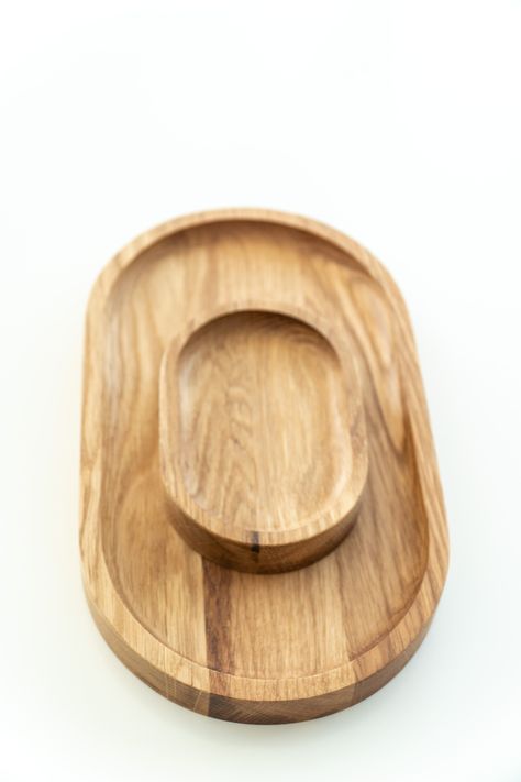 Oval Oak wood serving Tray Board Plate Natural 14 x 24 cm jewelry and coffee tray with modern design | valet tray organizer | wood coaster https://etsy.me/41YTrRx #bedroom #minimalist #rustichomedecor #breakfasttray #housewarminggift #giftfornewlyweds #ovalservingtray Coffee Tray, Bedroom Minimalist, Wood Serving Tray, Valet Tray, Breakfast Tray, Walnut Oil, Tray Organization, Serving Tray Wood, Oak Hardwood