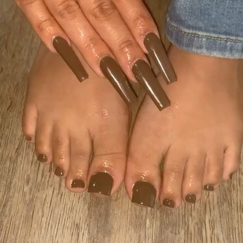 Hair And Beauty Directory’s Instagram video: “Nail technician: @nailsbymookie” Fall Toe Nails, Future Nails, Brown Acrylic Nails, Sweet Nails, Brown French, Gel Toe Nails, Tapered Square Nails, Acrylic Toes, Acrylic Toe Nails