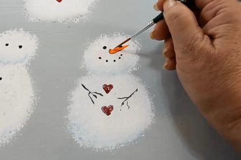 easy How to Paint a Snowman How To Paint Snowman Faces, Textured Snowman Painting, How To Draw Snowman Faces, Painting Snowman On Canvas, Cute Snowmen Paintings, Painted Snowman Faces On Wood, Painting A Snowman On Wood, How To Paint Snowman Faces On Wood, Snowman Scene Ideas