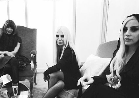 Lady Gaga, Donetella Versace, and Anna Wintour Lady Gaga Donatella, Lady Gaga 2014, Versace Haute Couture, French Fancies, Artistic Lifestyle, Couture 2014, Chick Flicks, Classy Girl, Versace Couture