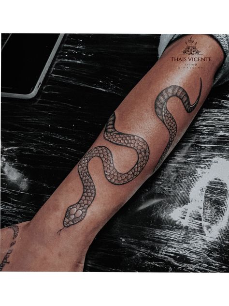 Snake Around Arm Tattoo Men, Snake Forearm Tattoos Men, Snake Tattoos Arm Wraparound, Forarm Tattoos For Women, Snake Tattoo Men, Shin Tattoo Men, Tattoo Men Aesthetic, Snake Around Arm Tattoo, Snake Forearm Tattoo