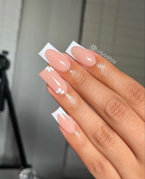 Acrylic Nails White Tips With Design, French Tip Acrylic Nails Coffin With Flowers, White Tip With Flower Nails, Short Square Nails Flowers, Simple French Tip With Design, Easter French Tips, Pink French Tip With Flower Design, Cool French Tip Nail Designs Square, Short Nail Designs Flowers Simple