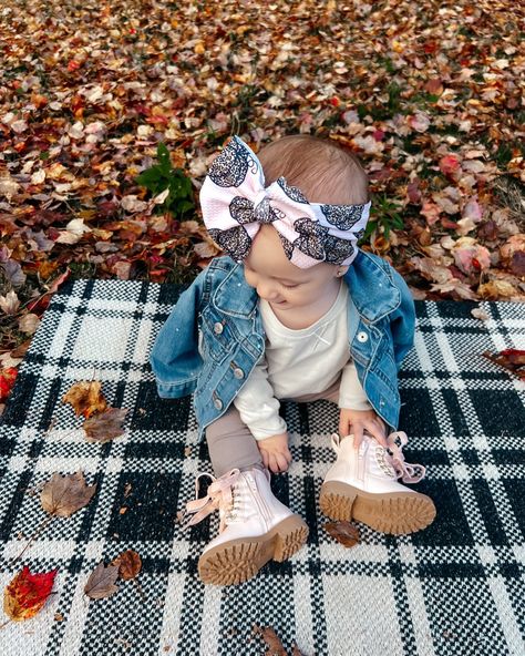 Infant Fall Outfits Girl, Baby Girl Outfits Fall, Baby Fall Outfits, Fall Baby Outfits, Fall Picture Outfits, Fall Photo Outfits, 7 Month Baby, 8 Month Baby, Picture Day Outfits