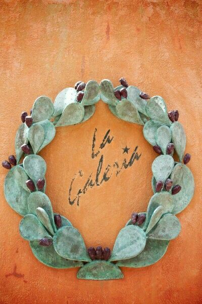 Southwest Christmas Decor, Southwestern Christmas Ornaments, Cactus Wreath, Merry Christmas Darling, Mexico Christmas, Wine Cork Art, Cactus Diy, Mexican Christmas, Cork Art