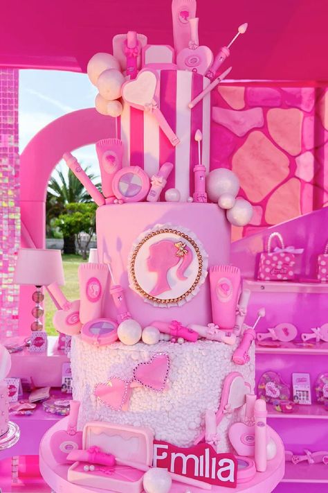 Barbie Birthday Theme Ideas, Teen Birthday Cake Ideas, Teen Birthday Cakes, Teen Birthday Cake, Barbie Doll Birthday Cake, Cake Paris, Doll Birthday Cake, Barbie Birthday Cake, Barbie Theme Party