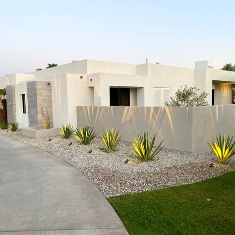 Palm Springs Landscaping, Contemporary Landscaping, Desert Landscaping Backyard, Desert Landscape Design, Desert Backyard, Arizona Backyard, Modern Desert, Modern Backyard Landscaping, Modern Landscape Design