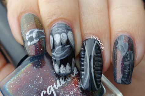 Xenomorph Nails, Xenomorph Makeup, Silver Alien Nails, Alien Gel Nails, Green Alien Nails, Alien Nails, Diy Nail Designs, Alien Vs Predator, Alien Vs