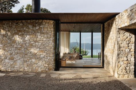 Waiheke Island, Salou, Stone Houses, Stone House, Low Ceiling, Local Design, House And Home Magazine, Stone Wall, Interior Architecture