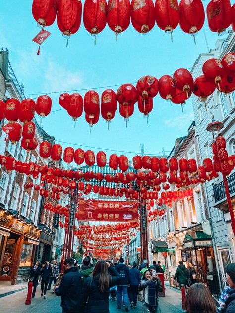 China Town London Aesthetic, China Town Aesthetic, China Town Nyc, China Town London, Texture Building, New York Noel, Chinese Lantern Festival, Oxford Street London, Chinatown Nyc