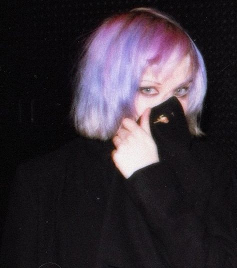 Alice Glass, Emo Princess, Crystal Castles, Castle Aesthetic, Crystal Castle, Pastel Grunge, Gone Girl, Grunge Photography, Manado