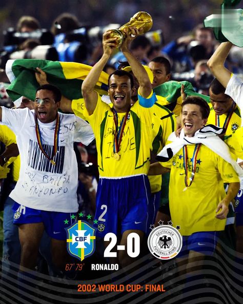 #OnThisDay in 2002, Brazil won the FIFA World Cup 🇧🇷🌍🏆 Brazil Vs Germany, 1958 World Cup, Brazil Team, 2002 World Cup, World Cup Trophy, Messi Photos, World Cup Final, A Football, Cup Final