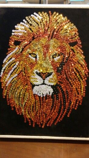 sequin art  (Lion) Sequin Art, Lion Craft, Sequin Crafts, Creation Art, Rhinestone Art, Dot Art Painting, Button Art, Art Kits, A Lion