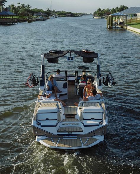 Nautique Boats, Wake Boat, Surf Boat, Nice Boats, Boat Wake, Lake Boats, Mastercraft Boat, Summer Beach House, Wakeboard Boats