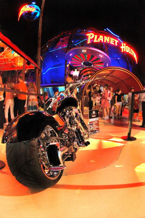 Planet Hollywood in Orlando featured one of our bikes. Charity event with Robbie Knievel. Theme Park At Night, Robbie Knievel, Planet Hollywood Orlando, Universal Studios City Walk Hollywood, Disneyland Star Wars Land, Planet Hollywood, Disneyland California Star Wars, Charity Event, Peterbilt