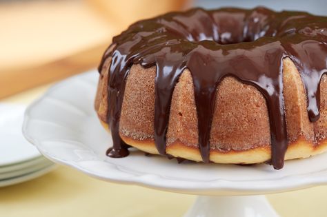 Bundt Cakes | https://itunes.apple.com/us/app/id680607733 Candied Lemon Slices, Giada De Laurentiis Recipes, Lemon Bundt Cake, Lemon Chocolate, Ganache Recipe, Candied Lemons, Giada De Laurentiis, Bundt Cakes Recipes, Chocolate Glaze