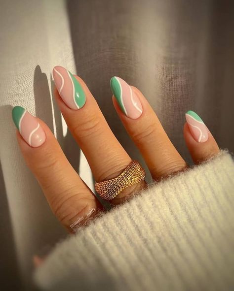 swirl nail designs March Nails Coffin Shape, Almond St Patrick Nails, Short Acrylic Nails St Patricks Day, Nails For Saint Patricks Day, Aesthetic St Patricks Day Nails, At Patrick's Day Nails, Spring St Patricks Day Nails, Nails For Ireland, March Nail Ideas 2023