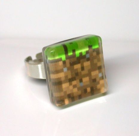 Minecraft Dirt Block, Minecraft Jewelry, Minecraft Clothes, Game Crafts, Game Jewelry, Minecraft Toys, Minecraft Things, Silly Clothes, Minecraft Party