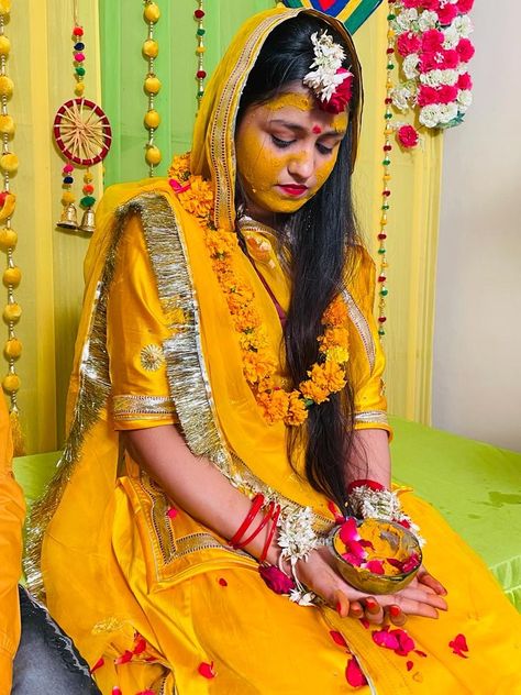 #haldi #yellowposhak #haldifunction #bridetobe #pictography Haldi Ka Photo, Haldi Rasam Photography, Girl Haldi Ceremony, Haldi Closeup Photo, Bridal Haldi Photoshoot, Ladki Ka Photo, Khodal Maa, Haldi Rasam, Haldi Pose