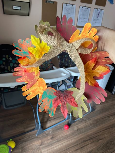 Fall Handprint Wreath Preschool, Infant Shape Art, Fall Art For One Year Olds, Fall Craft Handprint, Family Infant Art, Fall Crafts Daycare, Fall Crafts For Newborns, Thanks Giving Crafts For Infants, Fall Activities For Infants Daycare