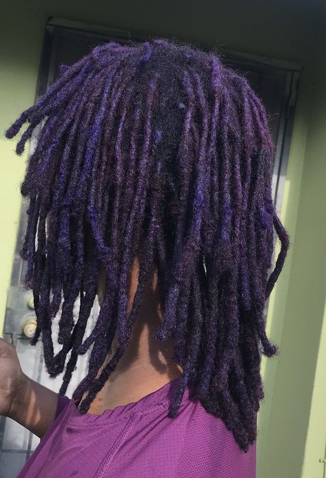 Dreadlocks Dyed Black Women, Purple Dyed Locs, Purple Locs Men, Purple Dreads Men, Dark Purple Dreads, Dark Purple Locs, Red And Black Dreads, Dyed Locs Men, Loc Dye